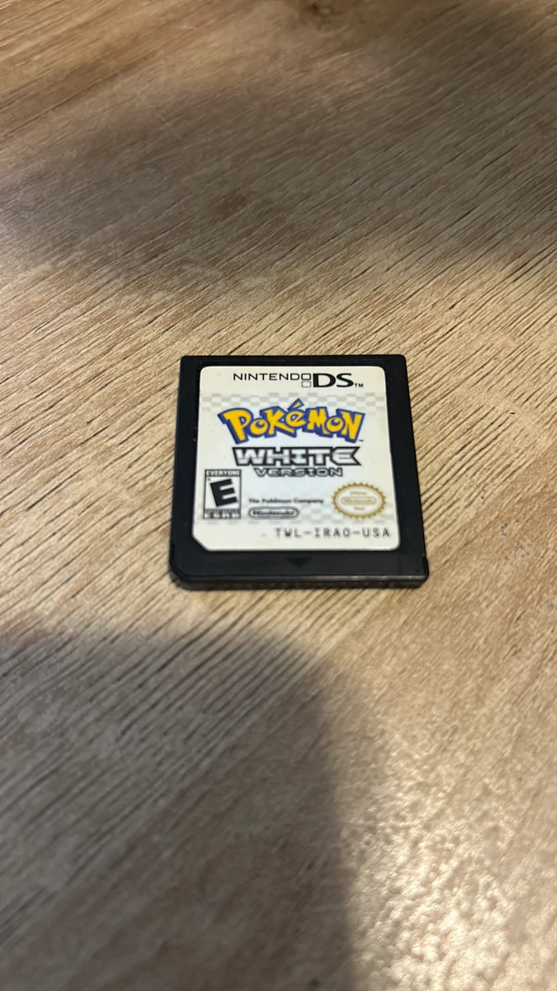Pokemon White Version for Nintendo DS