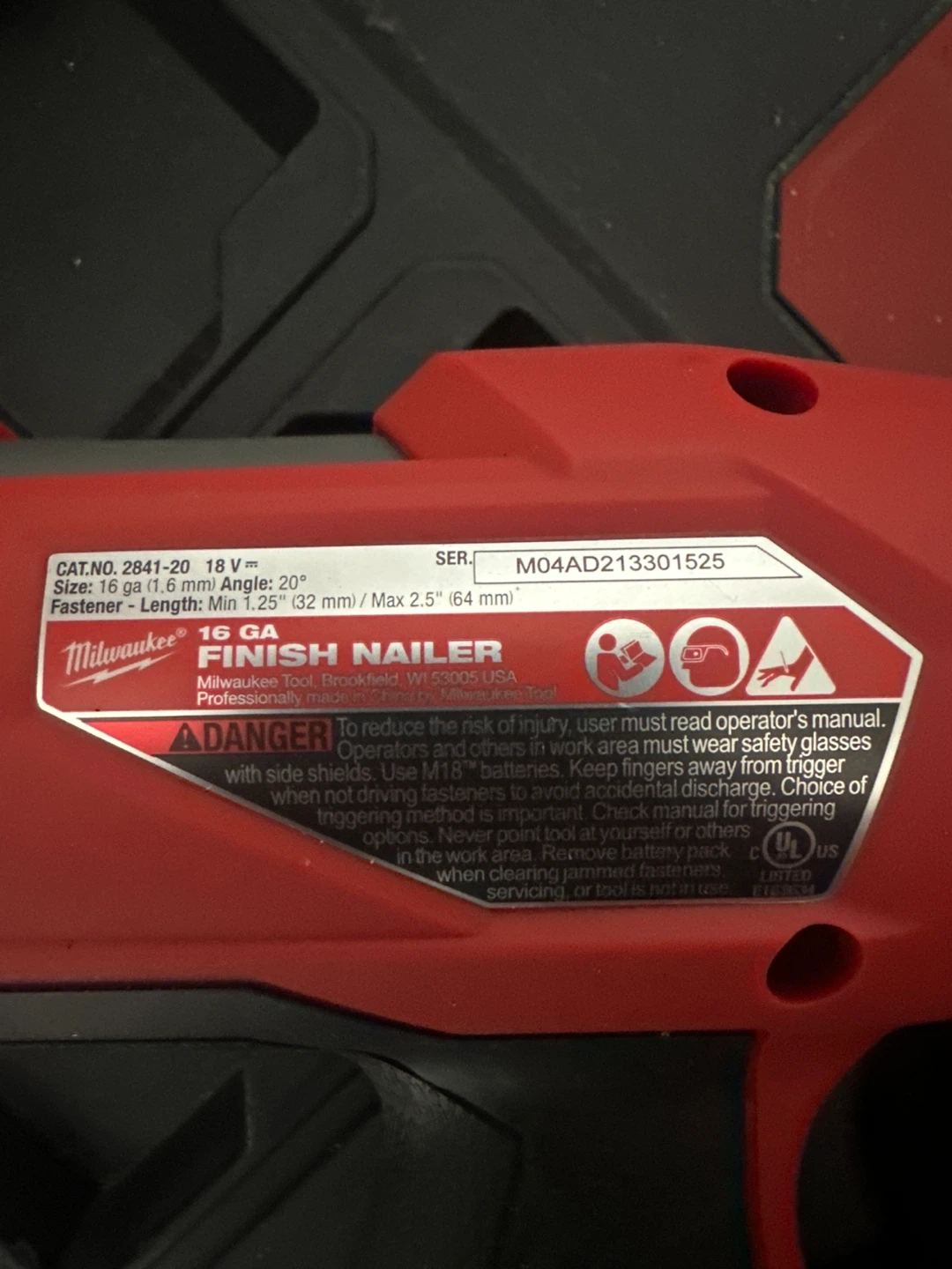 Milwaukee M18 FUEL 16 Gauge Finish Nailer - photo 3