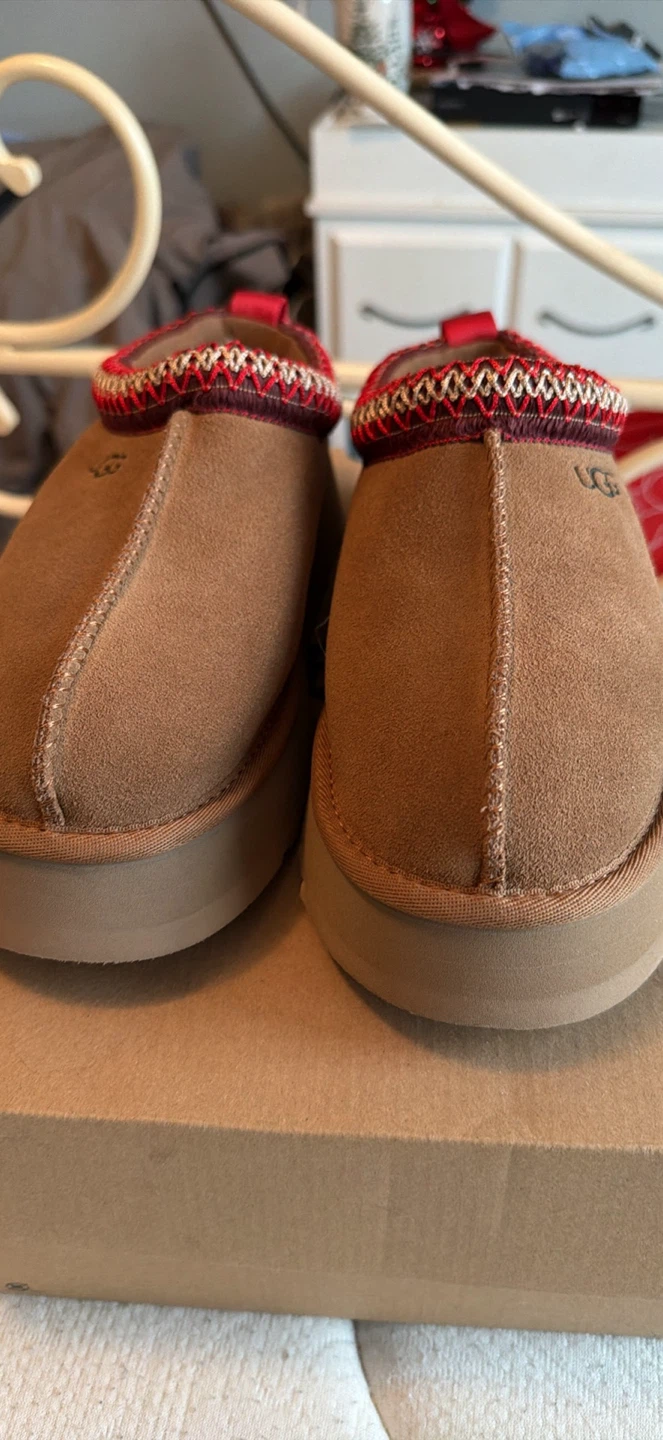 Women Ugg Tasman size 8 platform chestnut