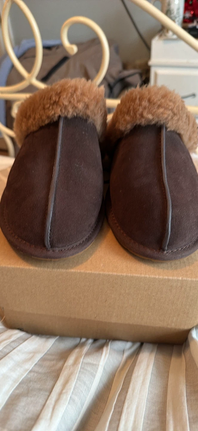 Women Ugg scuffette ll burnt cedar size 8