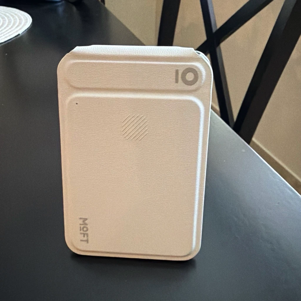 MOFT Trackable Tripod Wallet for MagSafe - photo 3