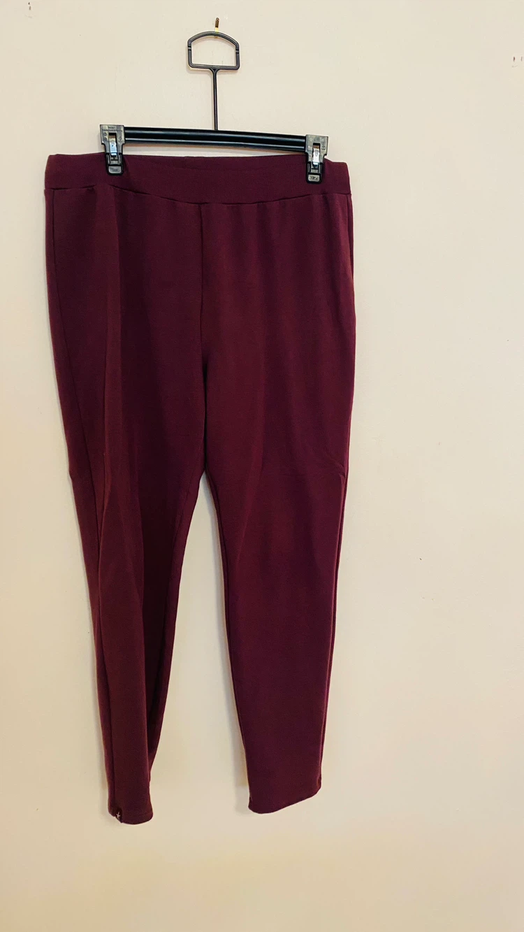 Barefoot dreams size m pants