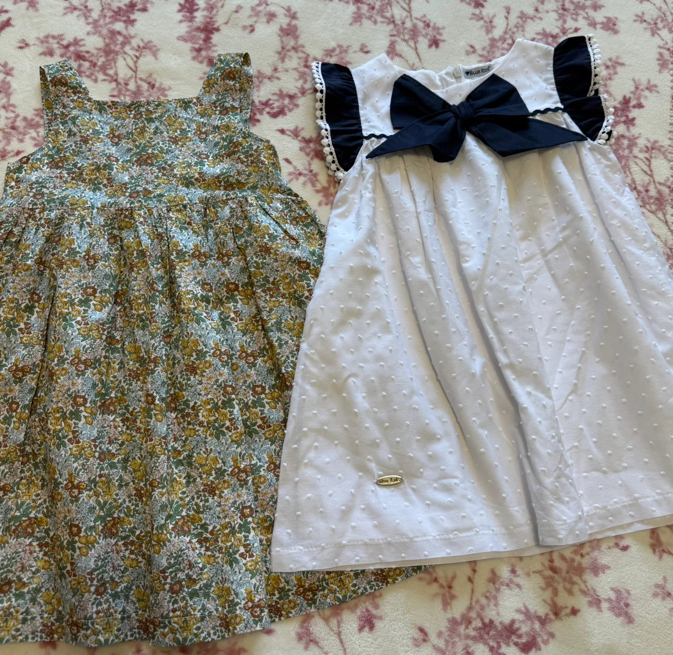 Girls Assorted Clothing Lot Size 4T 🏈 - photo 3
