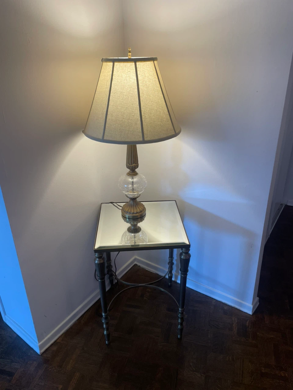 Moving Sale - Vintage crackle glass and brass table lamp - photo 2