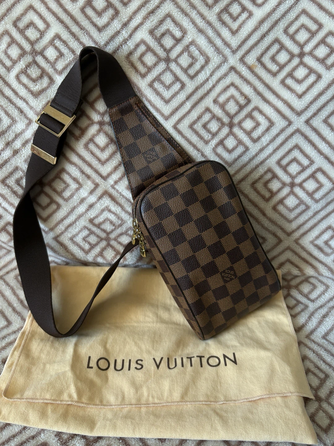 Louis Vuitton Damier Ebene Avenue Sling Bag