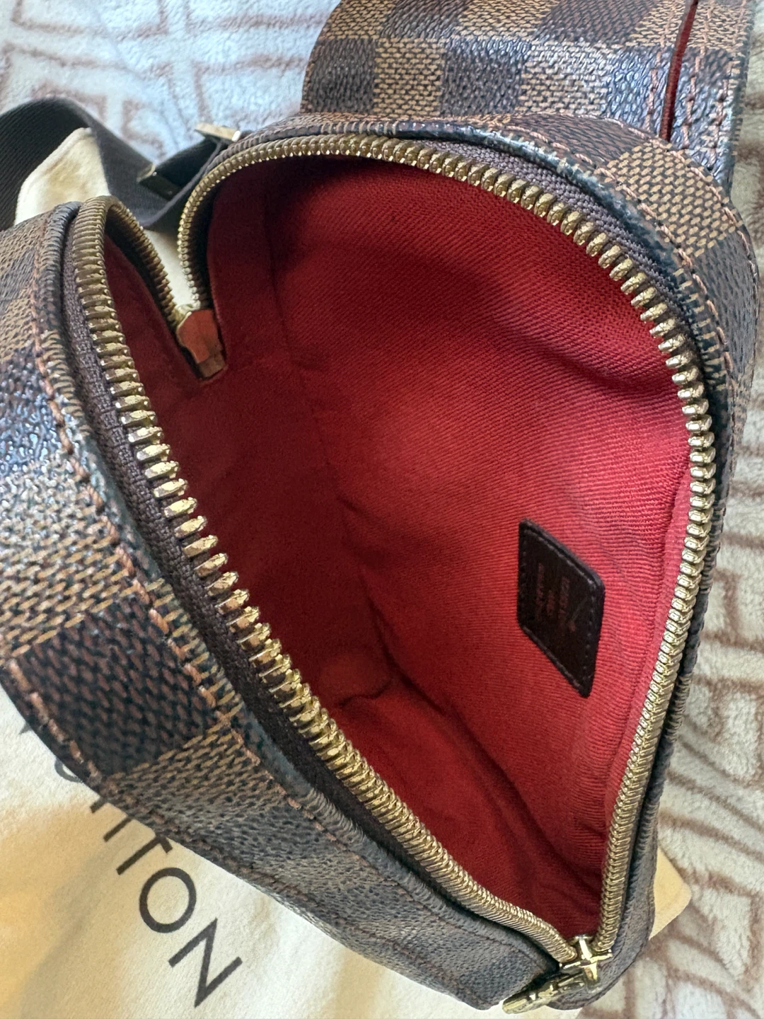 Louis Vuitton Damier Ebene Avenue Sling Bag - photo 3