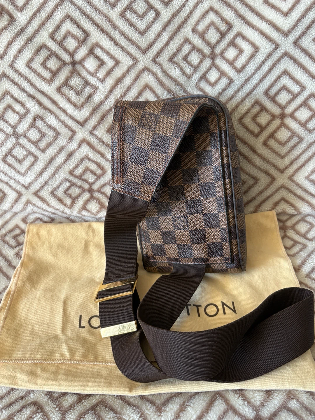 Louis Vuitton Damier Ebene Avenue Sling Bag - photo 4
