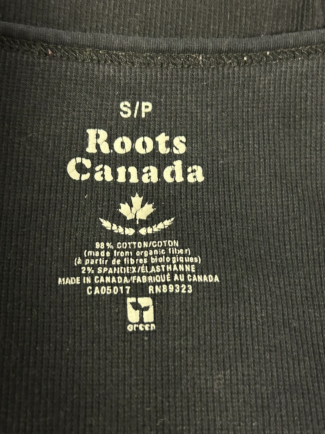 🏈 Preowned Women’s Roots Canada Black Tank Top Size Small Minor - photo 3