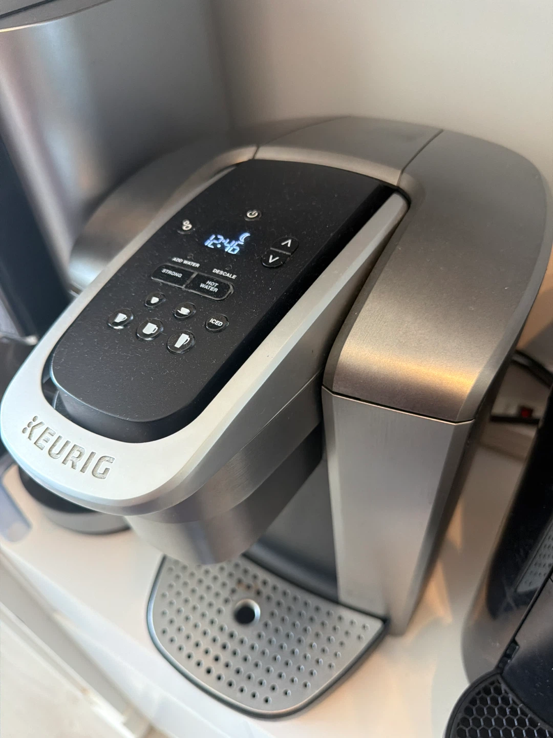 Keurig Coffee Maker - Brushed Silver - photo 2