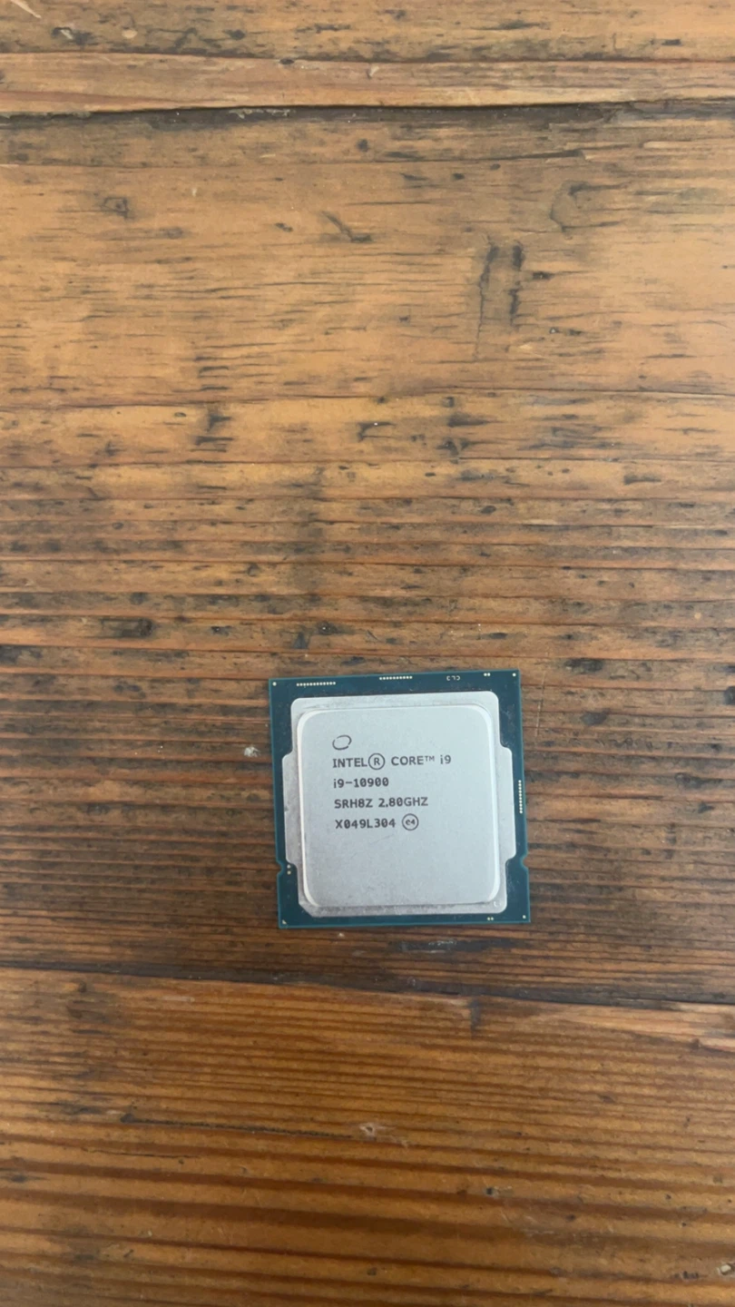 Intel Core i9-10900 - photo 2