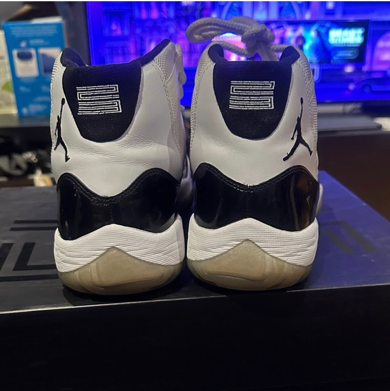 Nike Air Jordan 11 Retro Concord (2011 Release) - photo 3
