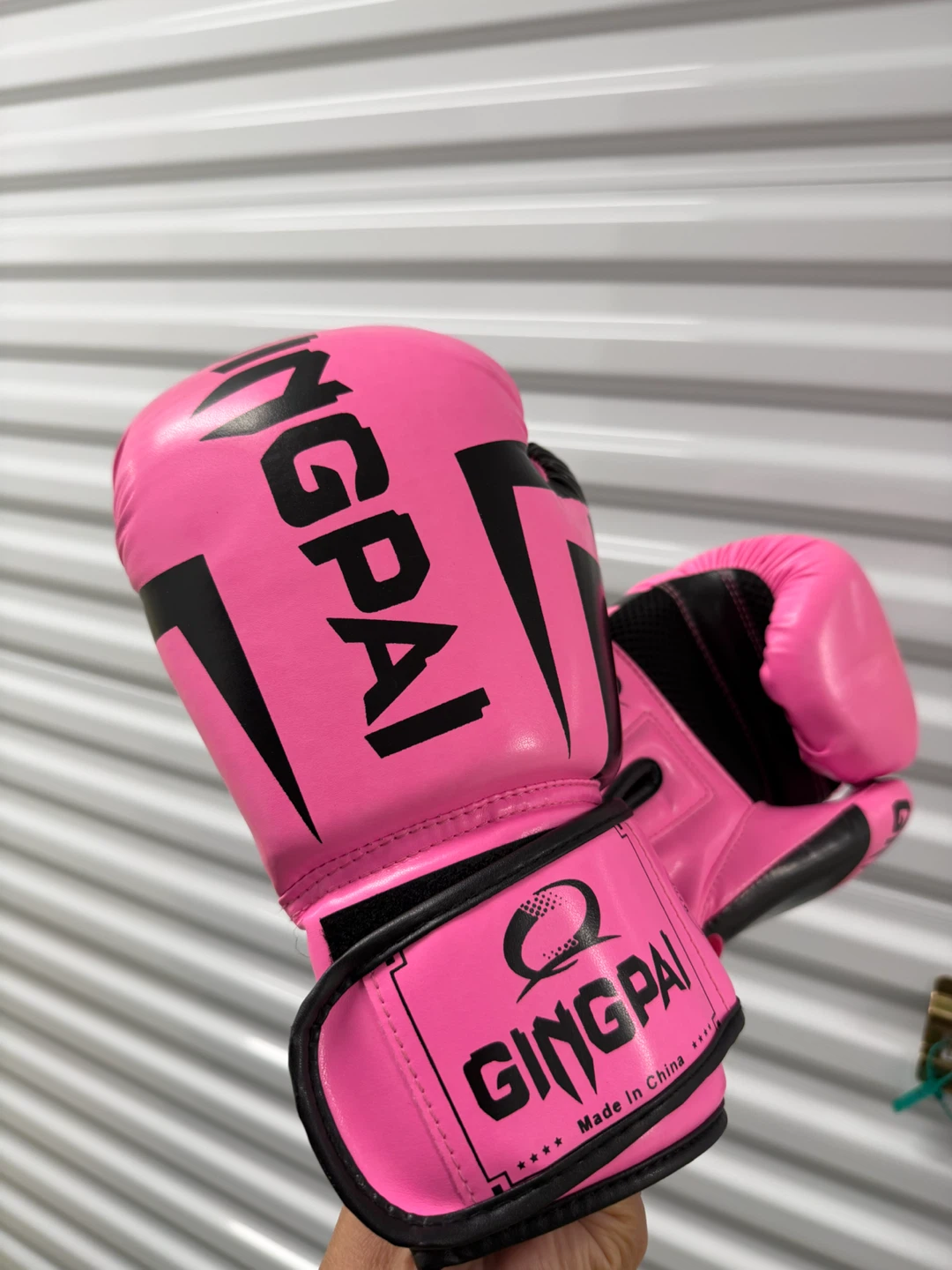 Pink boxing gloves - photo 4