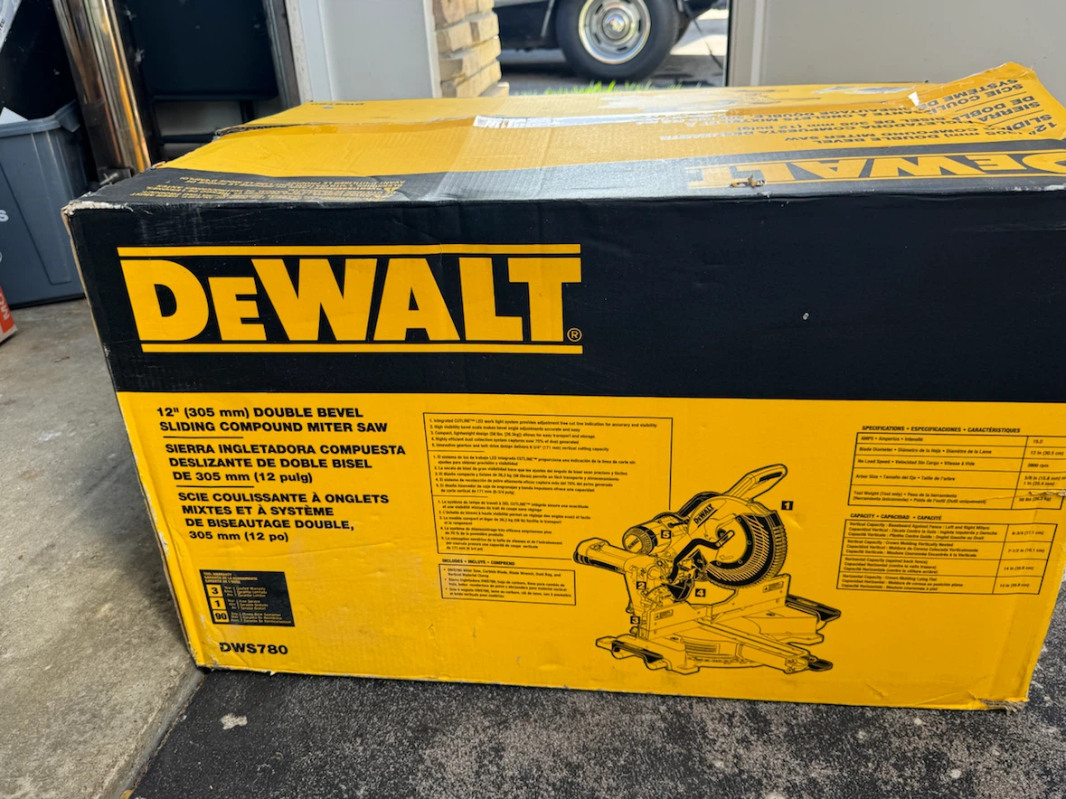 DeWalt DWS780 12-inch Sliding Compound Miter Saw