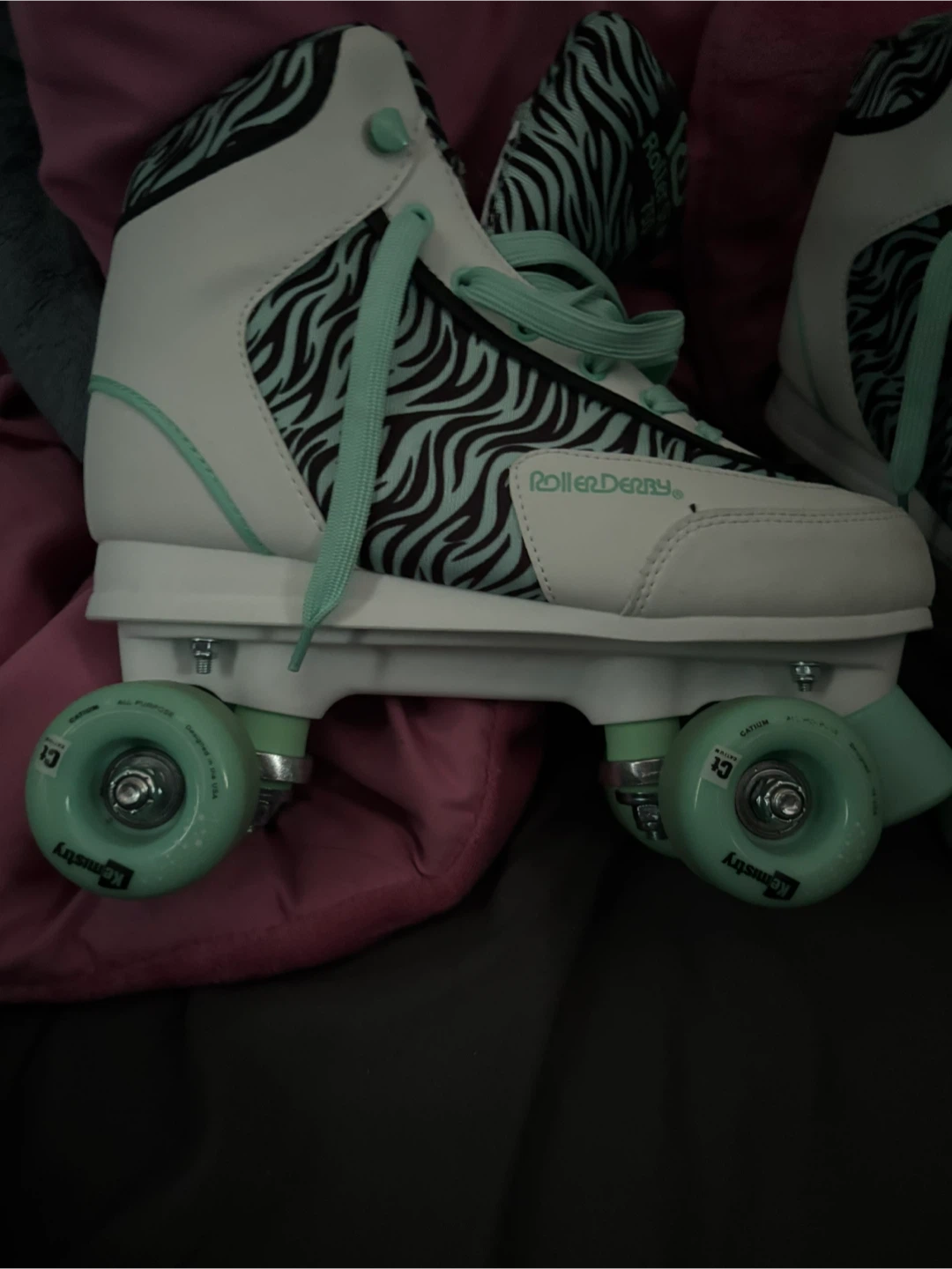Roller Derby Roller Skates with Protective Gear - photo 3
