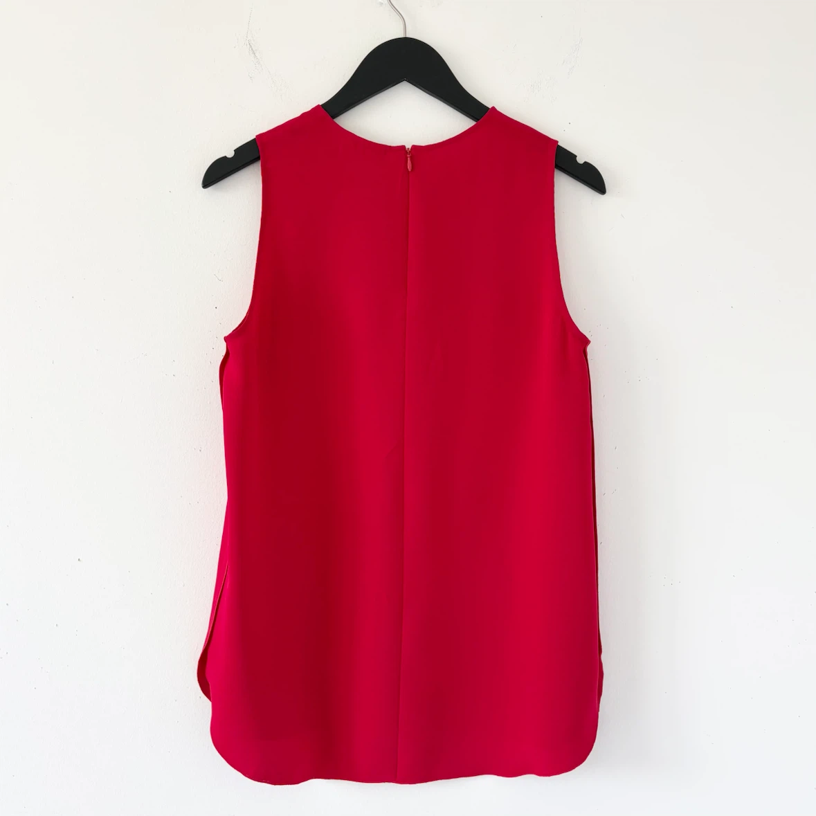 Aritzia Babaton Sleeveless Crew Neck Blouse - photo 2