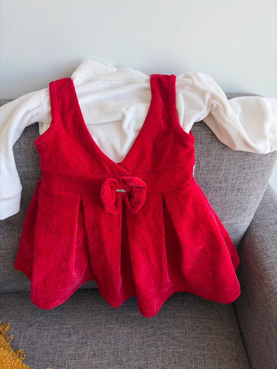 Red velvet dress for baby girl - photo 2