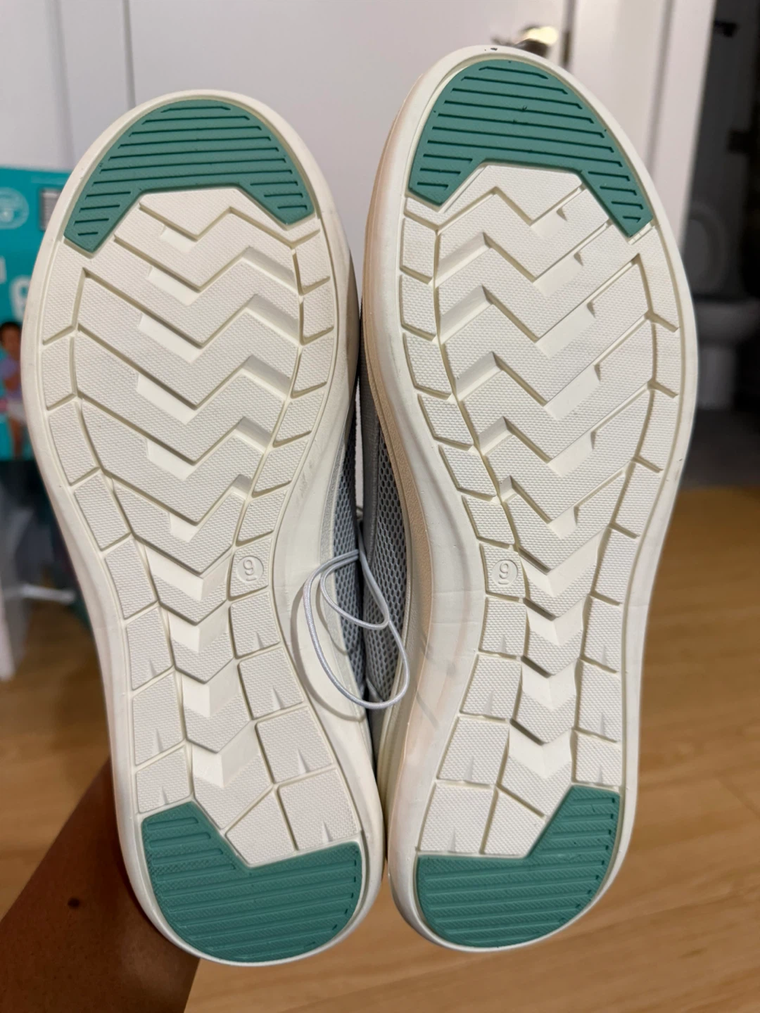 Hurley Grey Sneakers Size 9 - photo 2