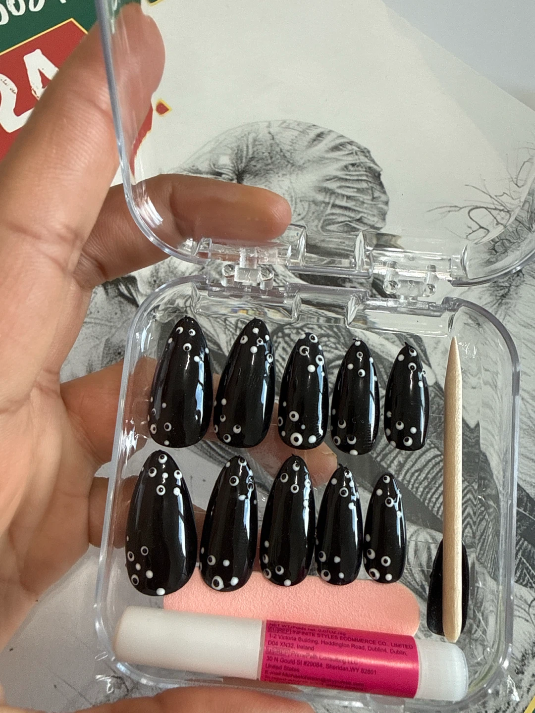 Press on nails