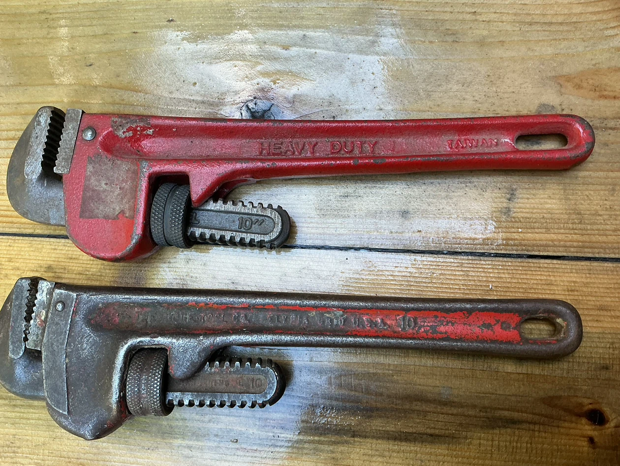 Set of 4 Pipe Wrenches ! - photo 2