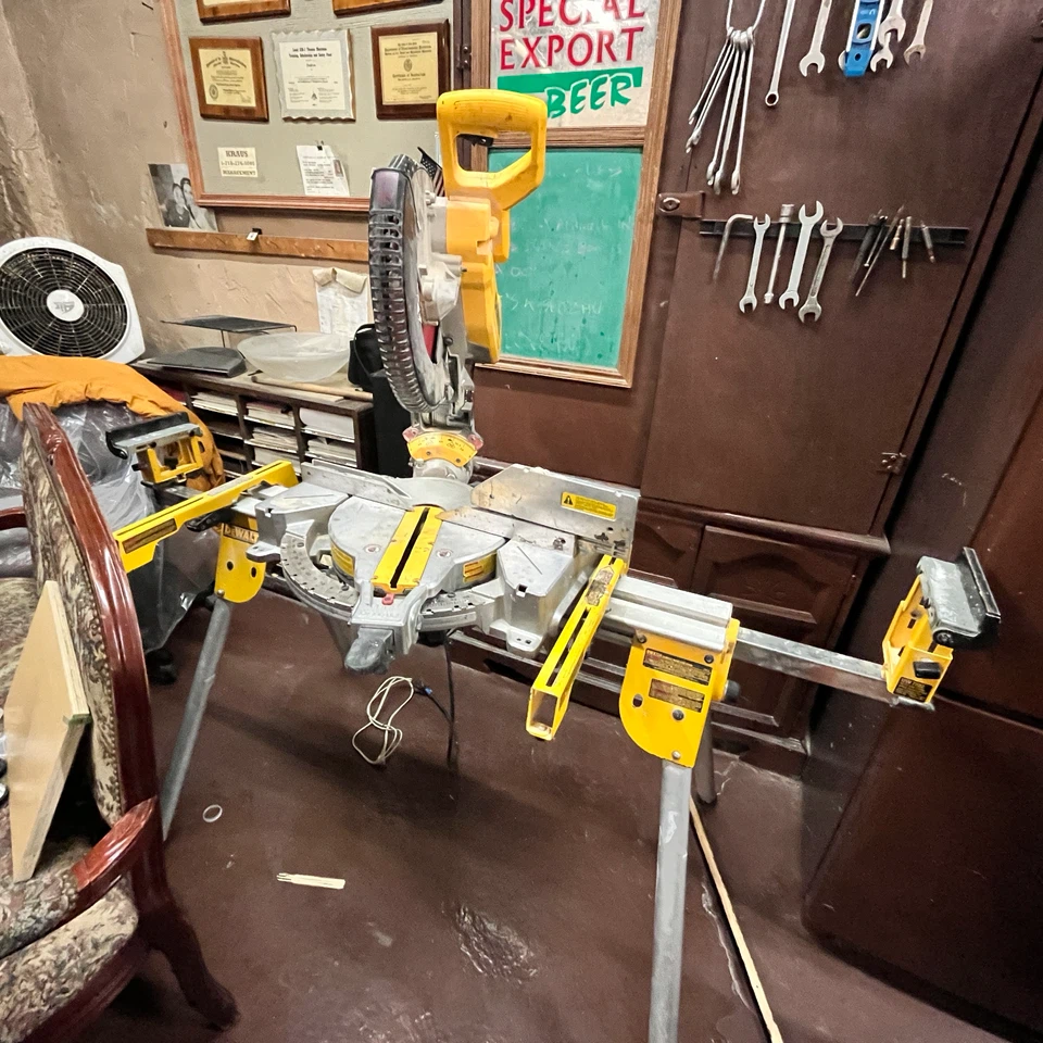 DEWALT Miter Saw Stand - photo 2