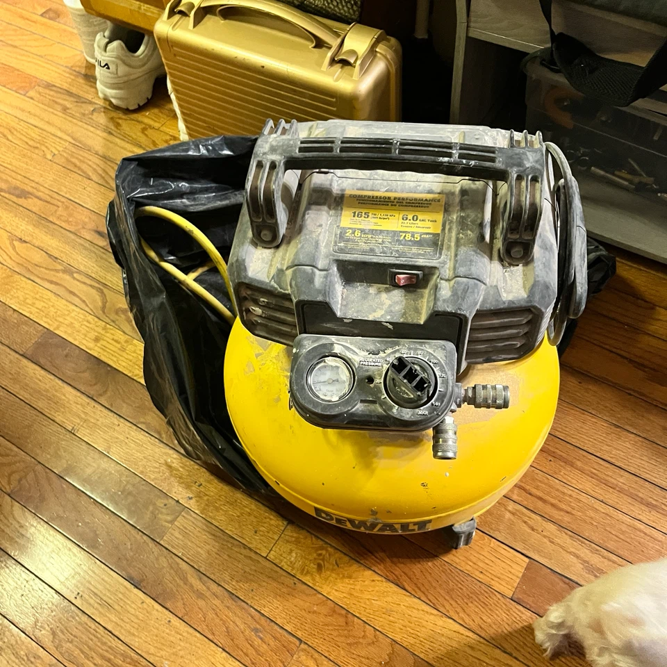 DEWALT 6 Gallon Pancake Air Compressor