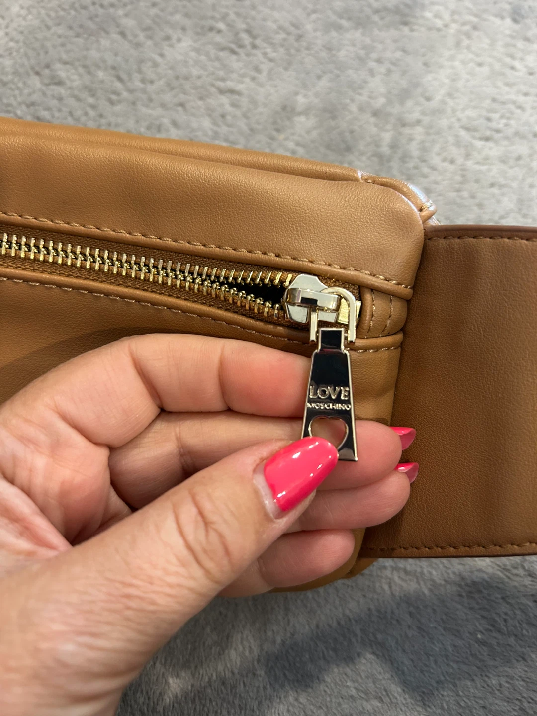 Love Moschino Tan Belt Bag - photo 5