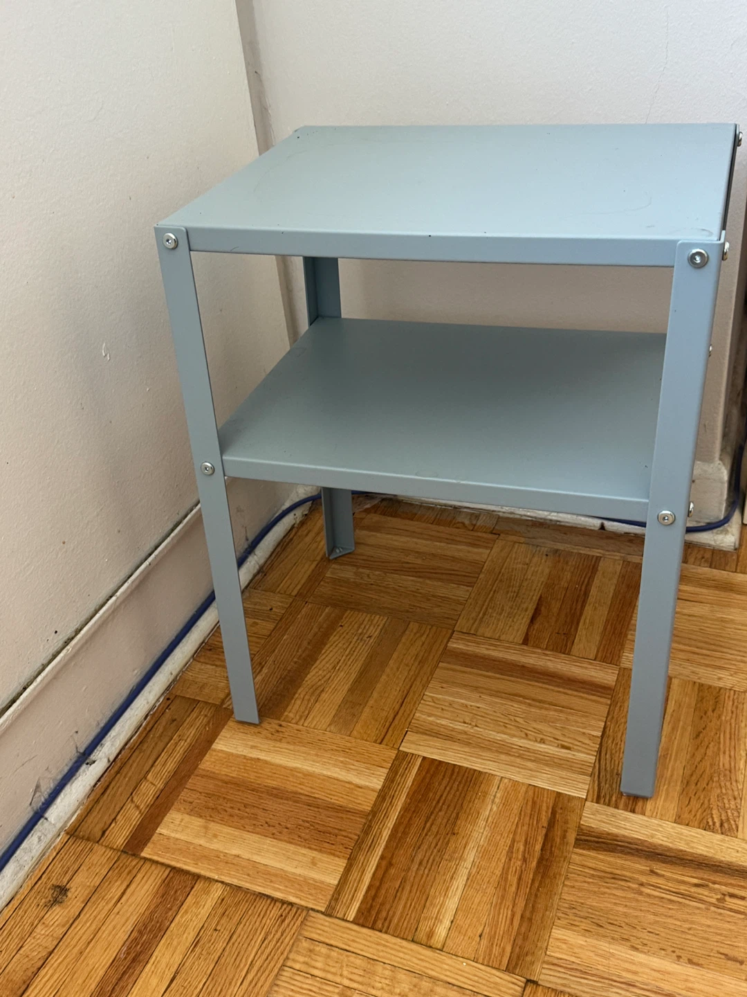 Light Grey Metal Side Table - photo 3