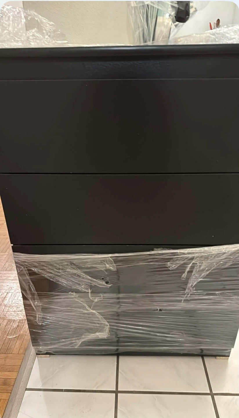 Black/Espresso Brown 4-Drawer Dresser
