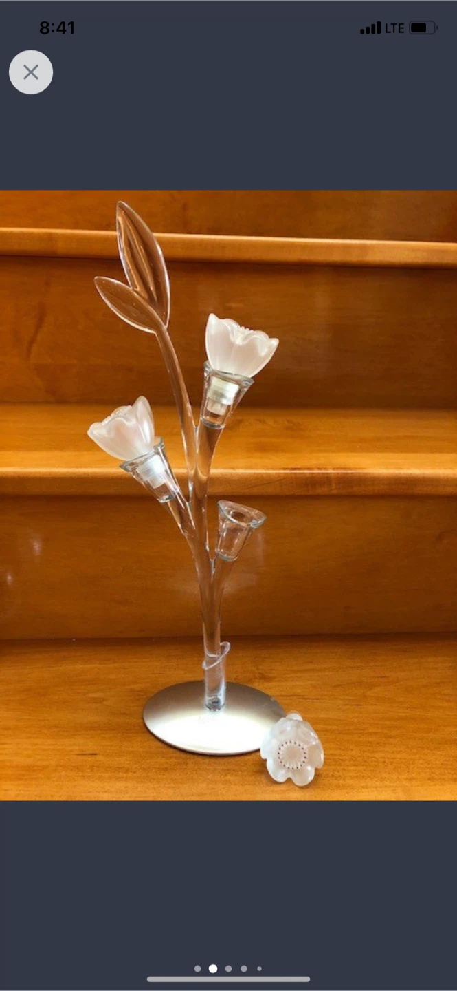🏈Empty tower holder of three Flower perfume bottles
