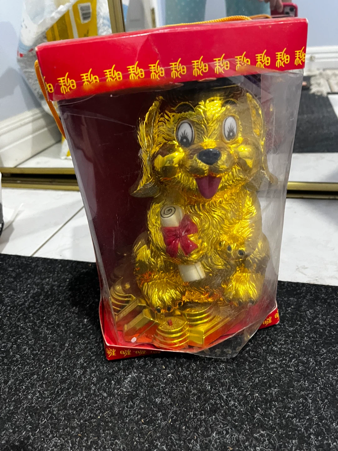🏈Gold-coloured decorative dog figurine