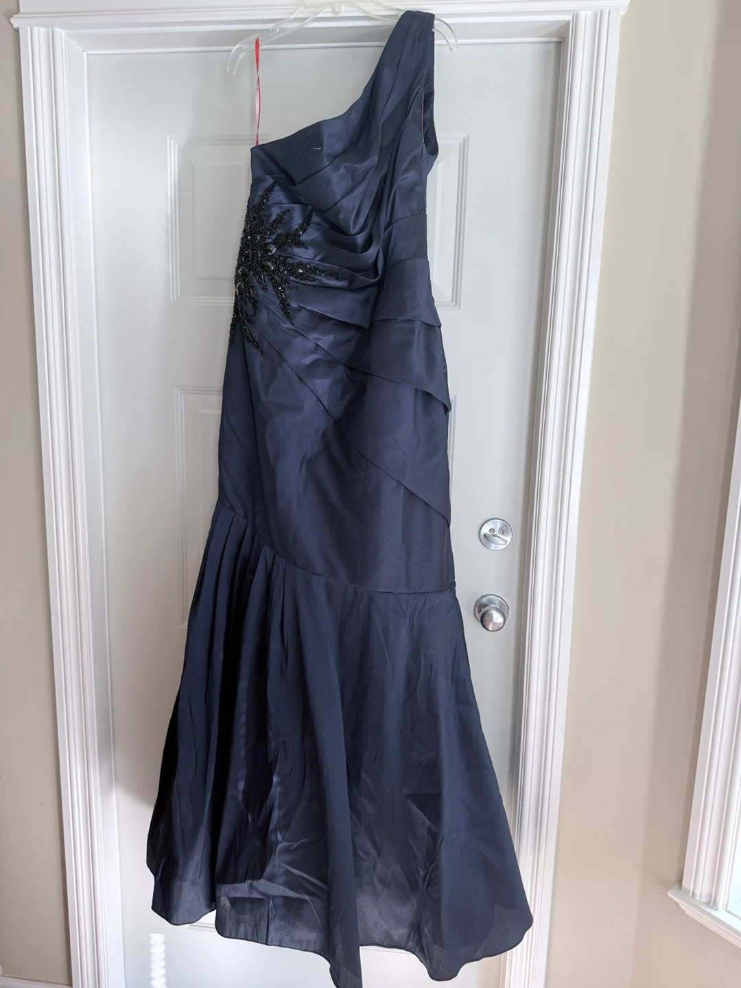 Monique Lhuillier One-Shoulder Gown