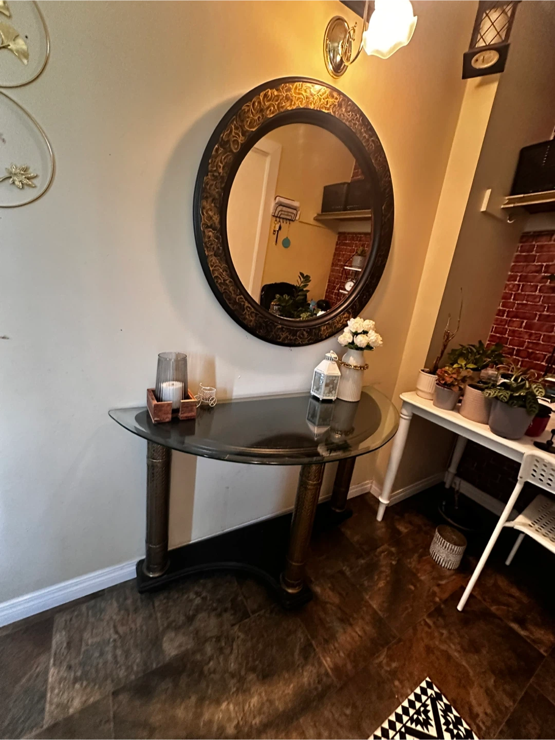 Elegant Half-Moon Glass Console Table - photo 2