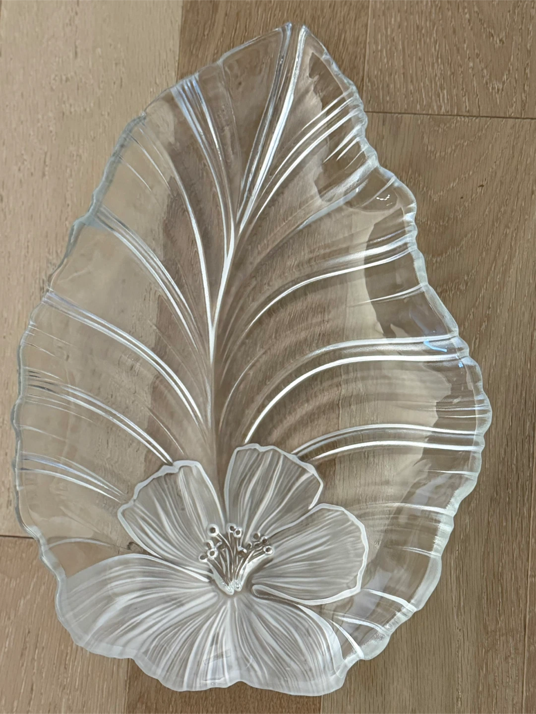 MIKASA Clear Glass Leaf Shaped Serving Dish