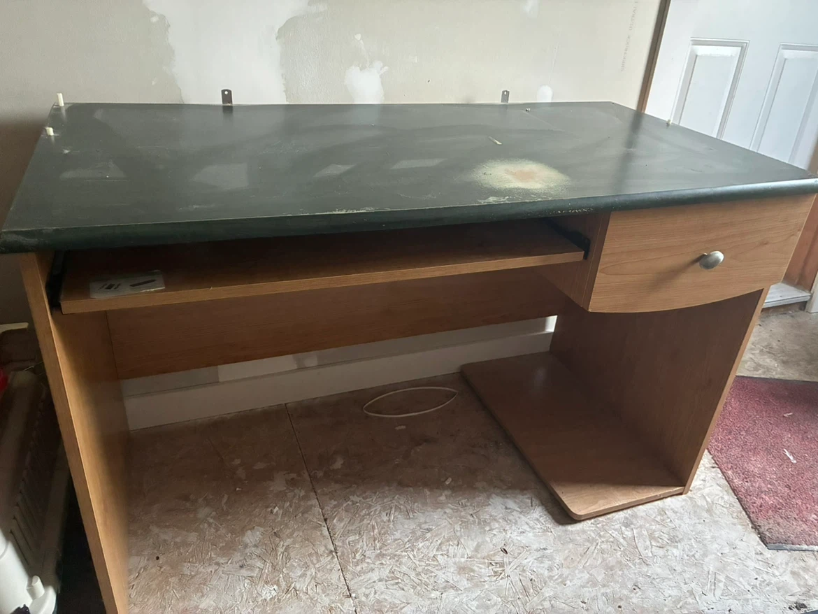 Computer Desk with Keyboard Tray