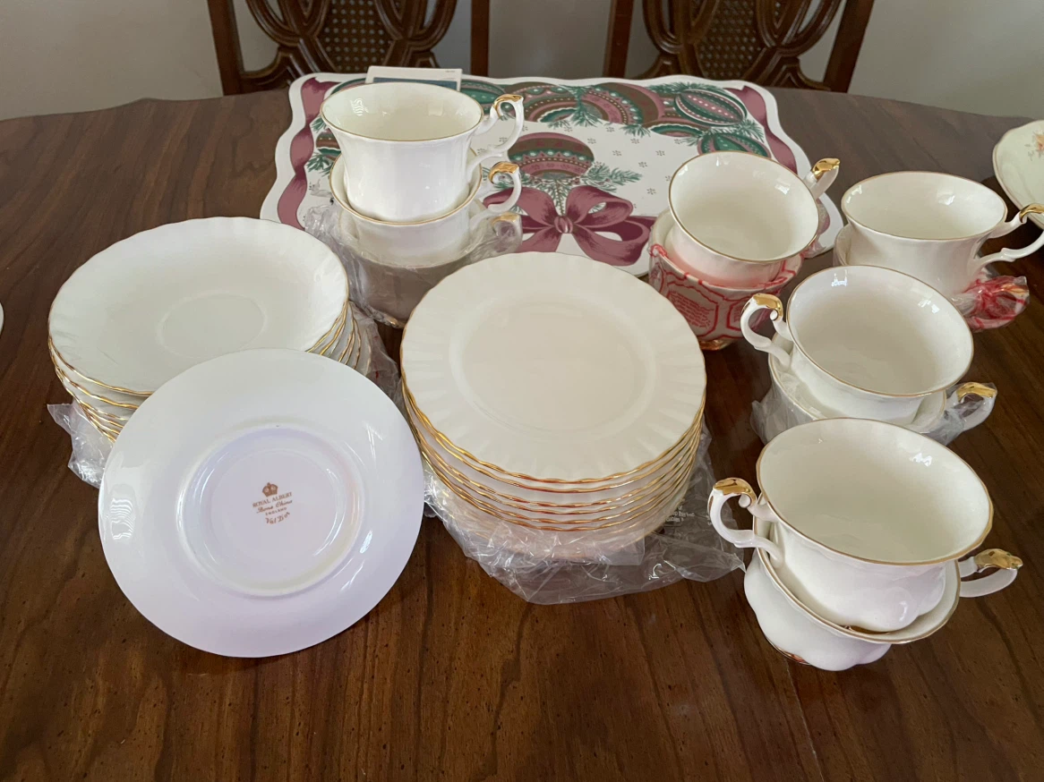 Royal Albert Val Dor Bone China Set - photo 3