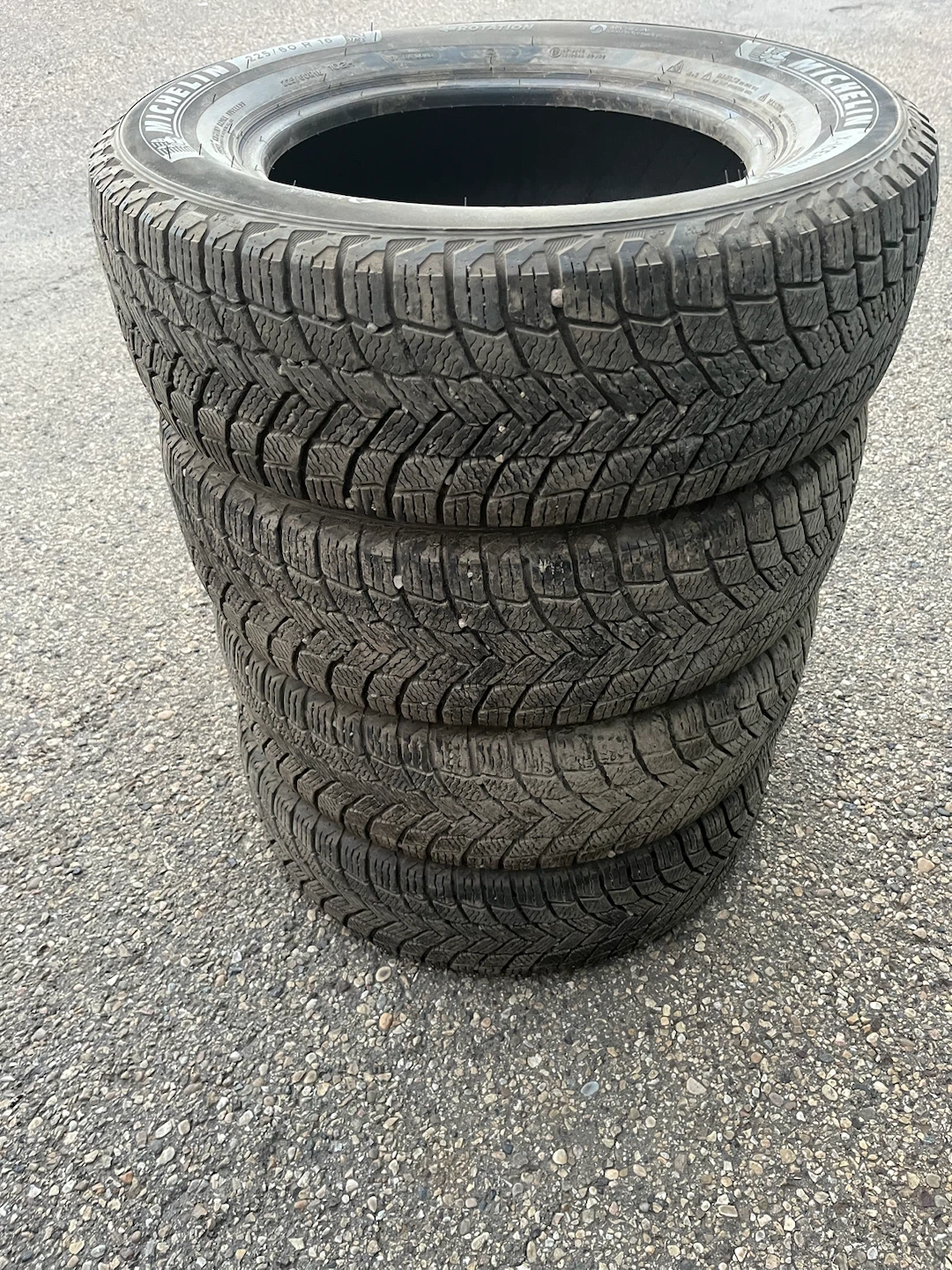 225/60R16 Michelin X-Ice Snow Tires