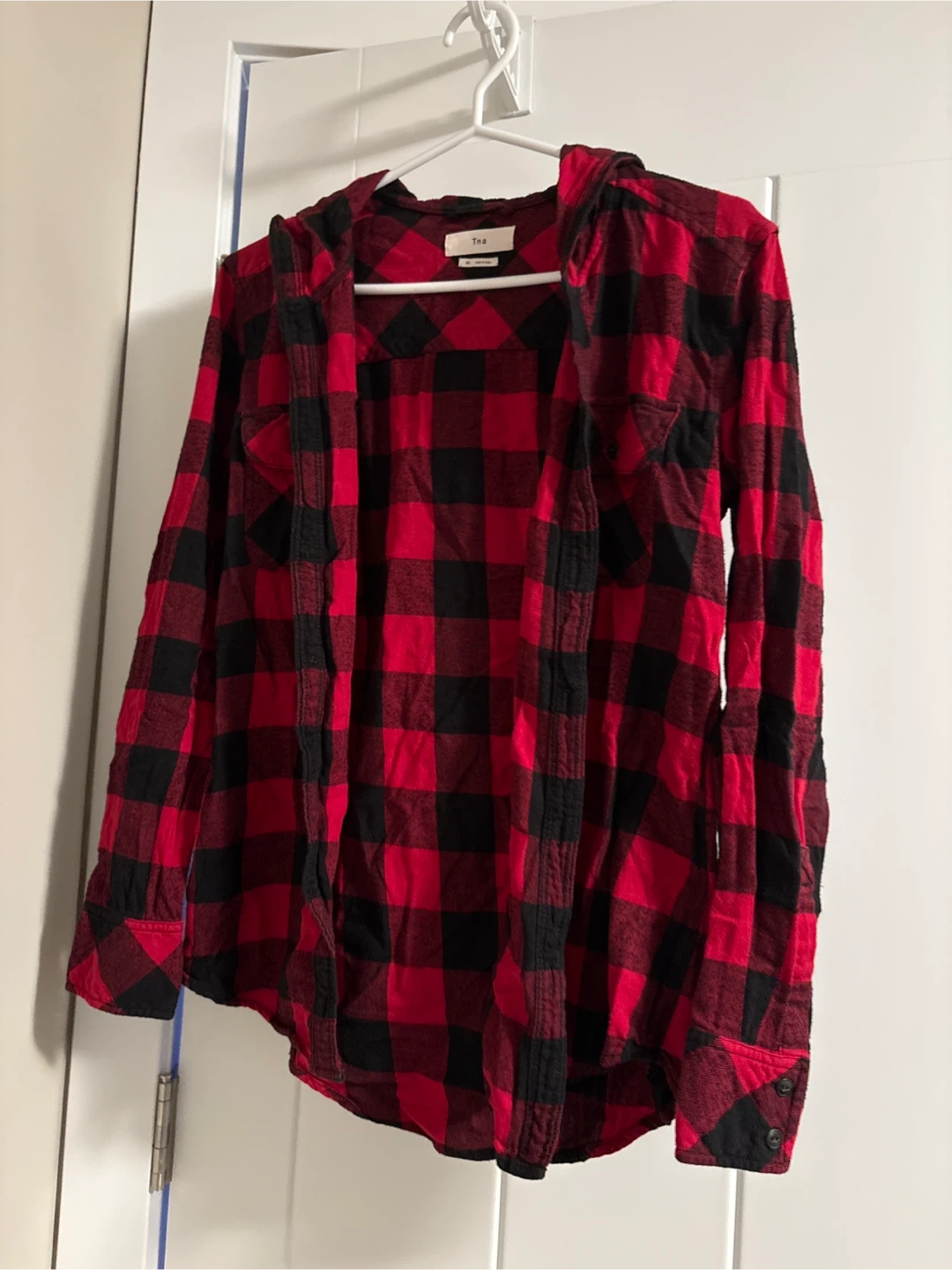 Aritzia Tna Red and Black Buffalo Plaid Hooded Flannel Shirt