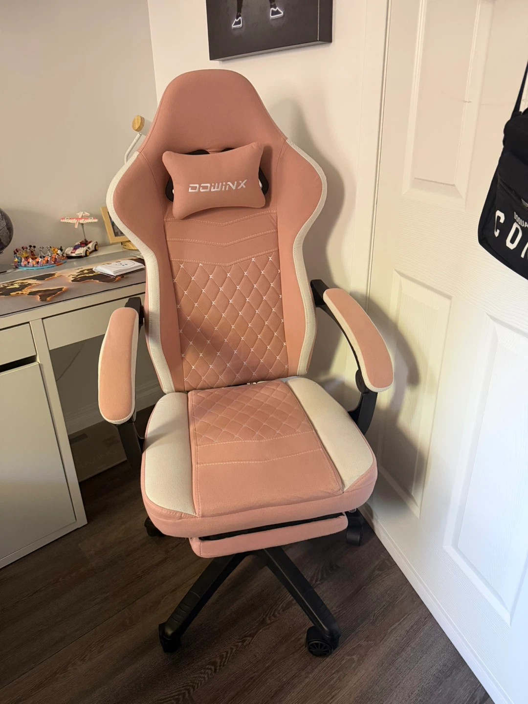 Dowinx Pink Gaming Chair - photo 2