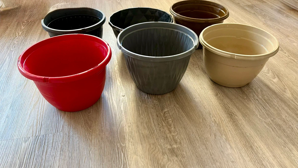 Assorted Plastic Plant Pots 11” - Set of 6 (Each: 2, All: 10) - photo 3