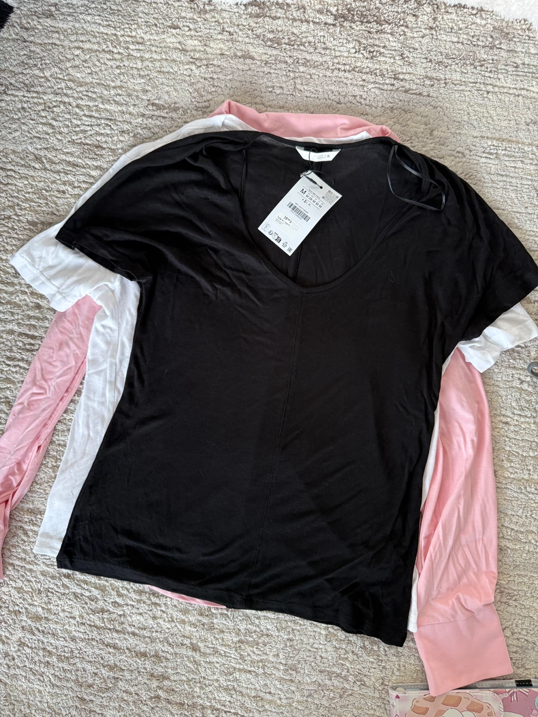 Bundle Sale: Set of 4 New Tops size M/L - photo 3