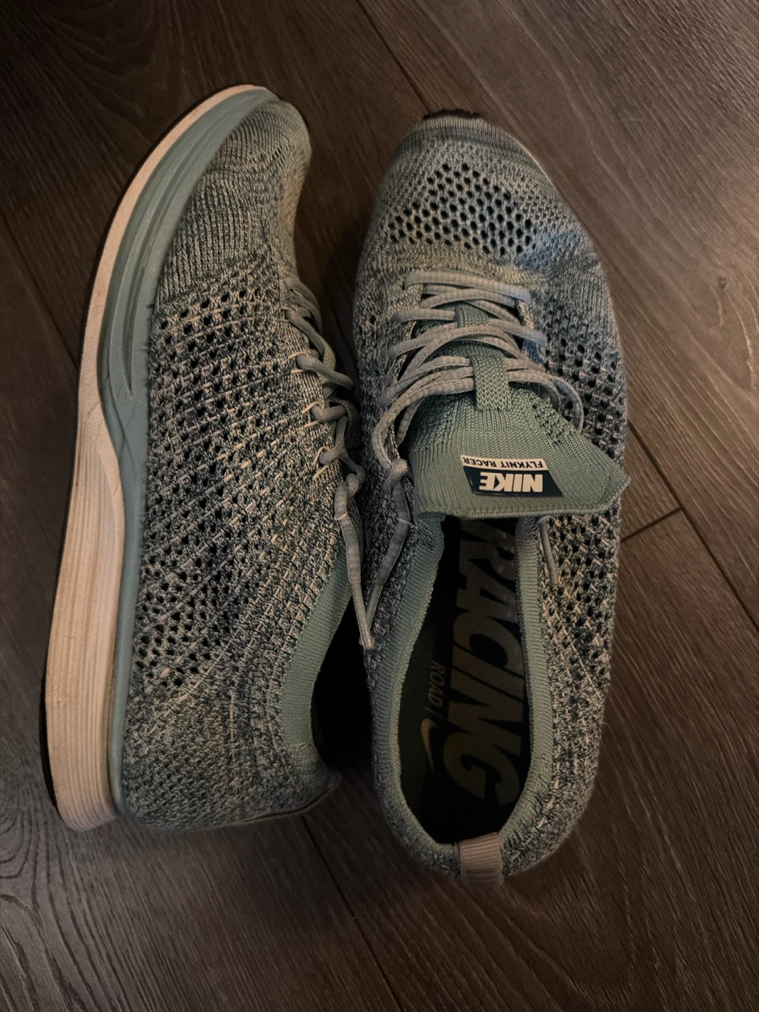 Nike Flyknit Racer Running Shoes - Size 8.5 US 🏈