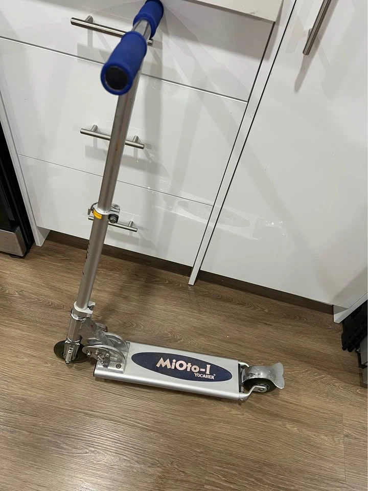 Yocaher MiOto-I Folding Scooter