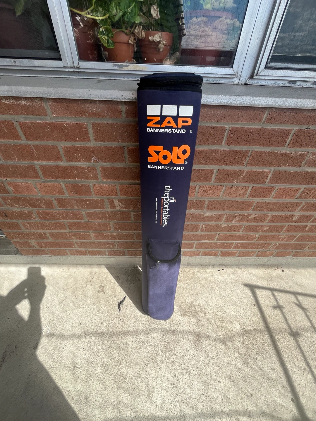Zap Solo Banner Stand