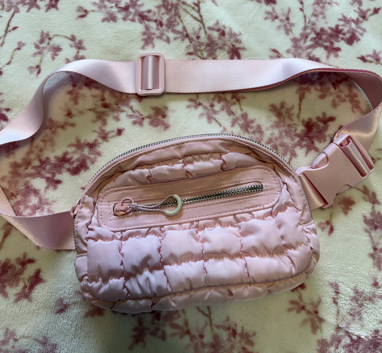 Wild fable , target 🎯 Quilted belt bag 🏈