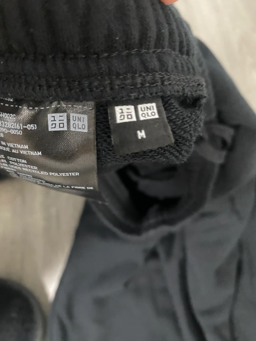 Uniqlo Black Sweatpants - photo 2