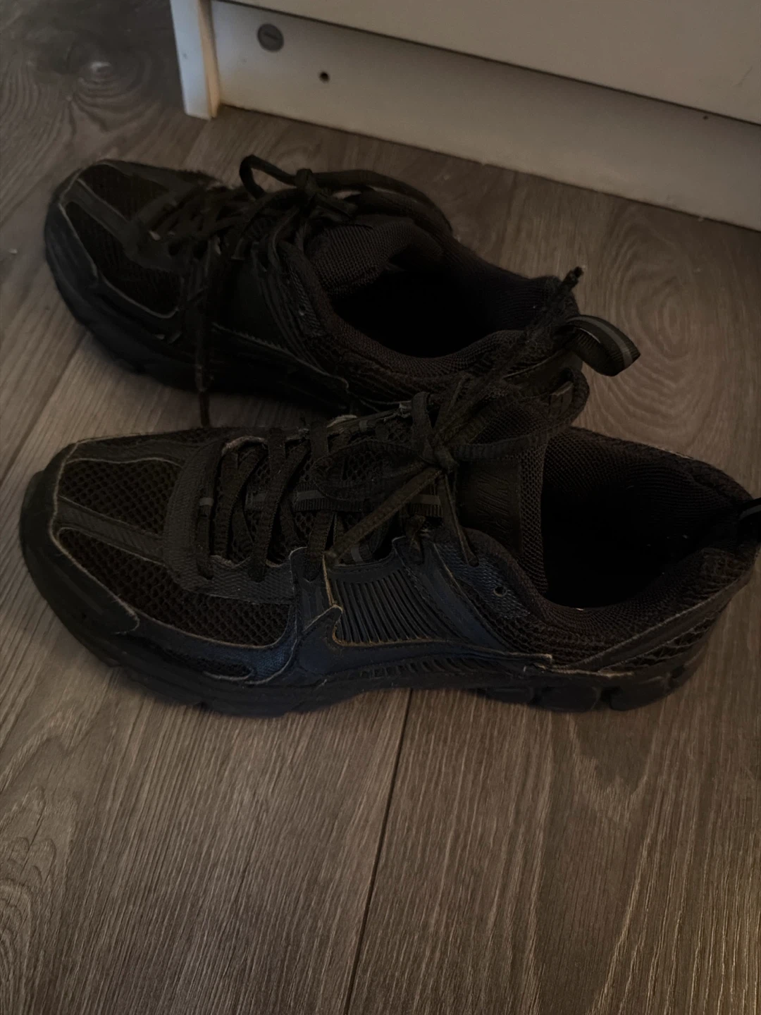 Black Nike Running Shoes Unisex 5.5Y 🏈 - photo 4