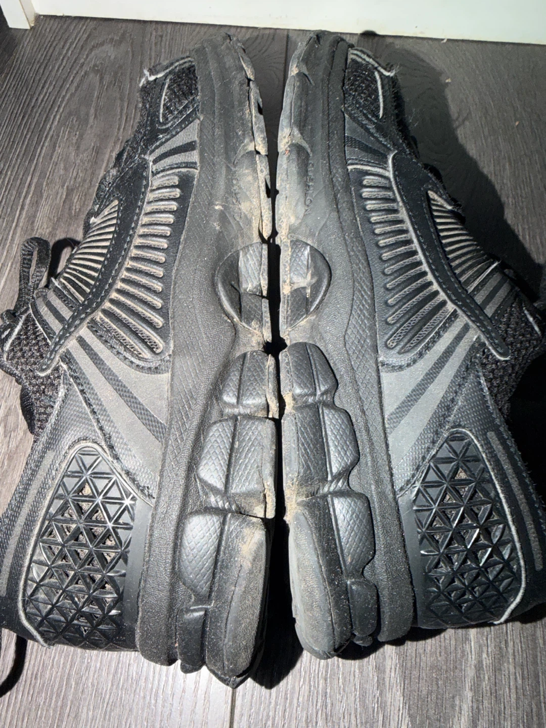 Black Nike Running Shoes Unisex 5.5Y 🏈 - photo 2