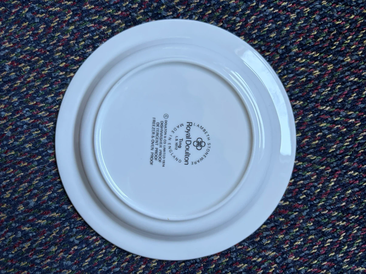 4 Royal Doulton Ting Stoneware Plates - photo 2