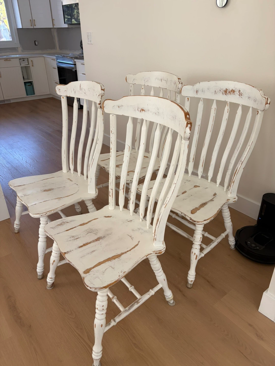 Set of 4 Distressed White Dining Chairs - photo 4