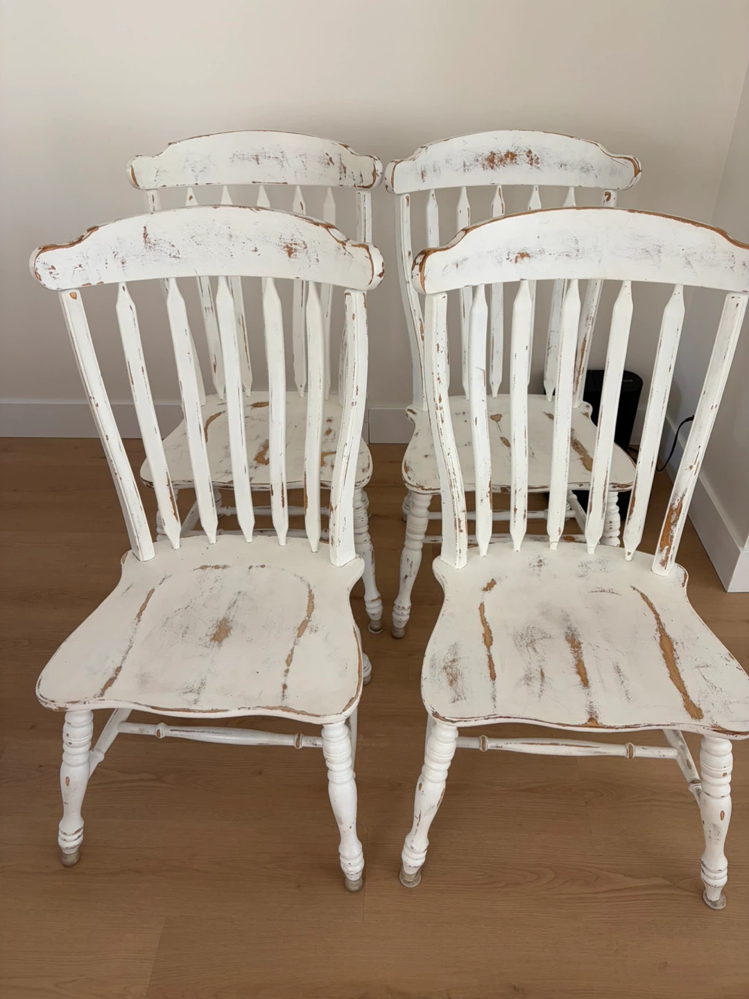 Set of 4 Distressed White Dining Chairs - photo 5